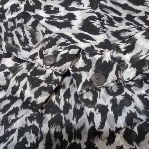 Fleurs By Elegant Additions Leopard Print Blazer Size: S - Picture 8 of 15